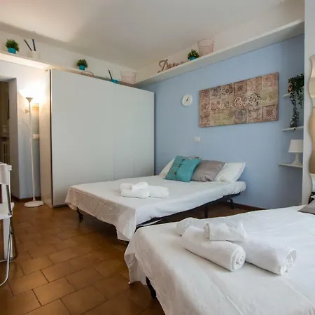 Santa Marta 6 *